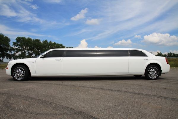 014 Лимузин Chrysler 300C Limo white 2012 на свадьбу lQEl