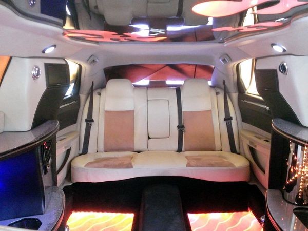 004 Лимузин Chrysler 300C Disco на свадьбу lrbl