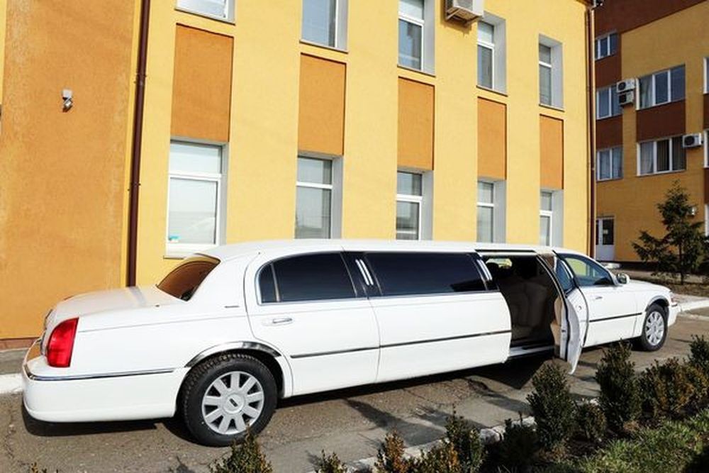 038 Лимузин Lincoln Town Car 120 FEDERAL 2w5o