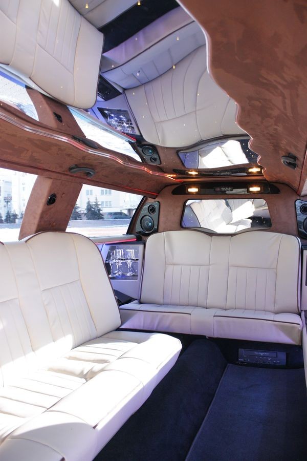 044 Лимузин Lincoln Town Car 120 NEW 3P4A