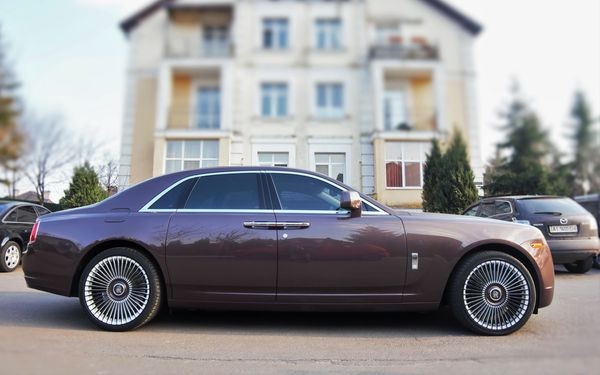 353 Vip-авто Rolls Royce Ghost j11Z