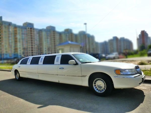 046 Лимузин Lincoln Town Car 120 ванильный на свадьбу jDZK