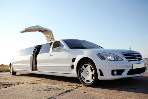 029 Лимузин Mercedes-Benz W221 S63 белый на свадьбу 2LDo