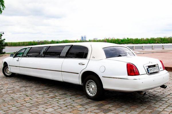 020 Лимузин Lincoln Town Car 120 Royal 36Ky