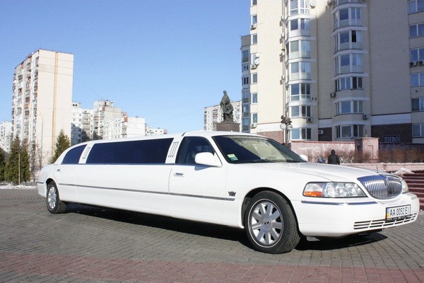 044 Лимузин Lincoln Town Car 120 NEW 3P4A