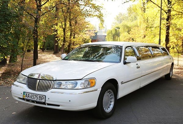 043 Лимузин Lincoln Town Car 120 ELIT 2gDr