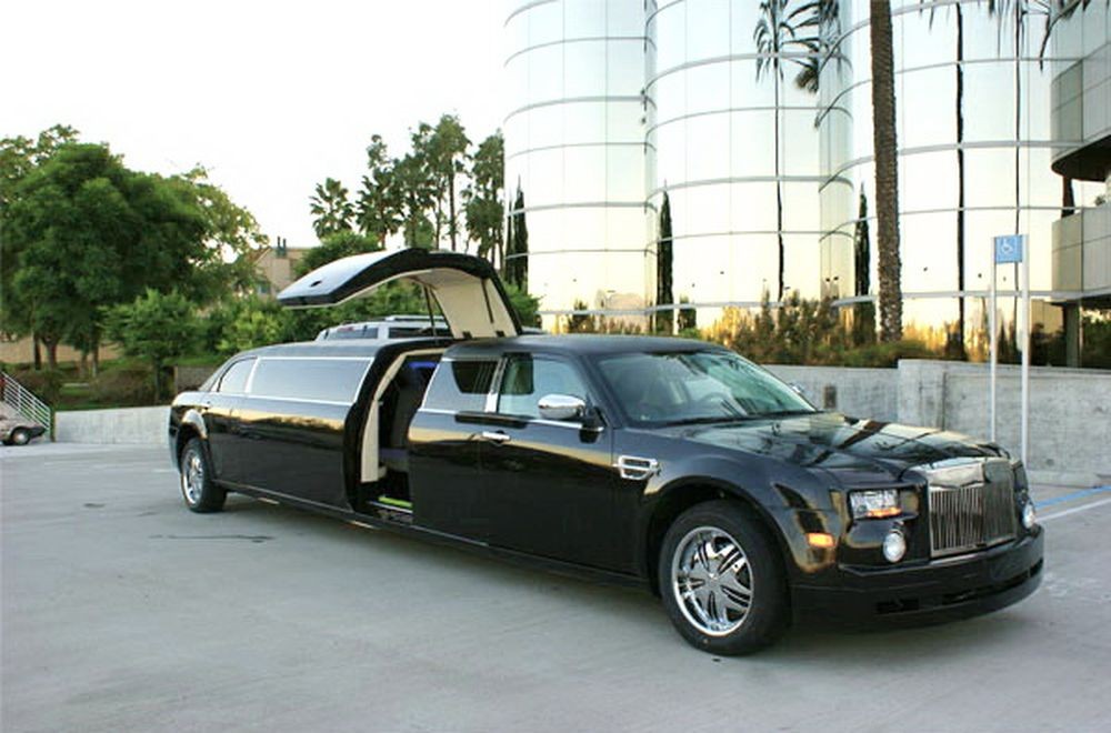 006 Лимузин Chrysler 300C Rolls-Royсe Phantom черный lkn3