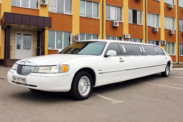 039 Лимузин Lincoln Town Car Prestige 3Xaw
