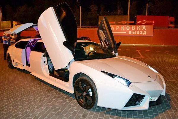 003 Лимузин Lamborghini Reventon белая на свадьбу 2pX2
