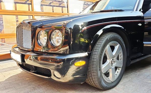 350 Vip-авто Bentley Arnage 2005 3Ev7