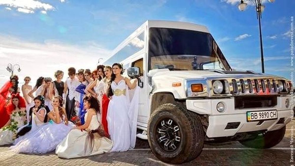 032 Лимузин Mega Hummer H2 Disco на свадьбу lRQ3