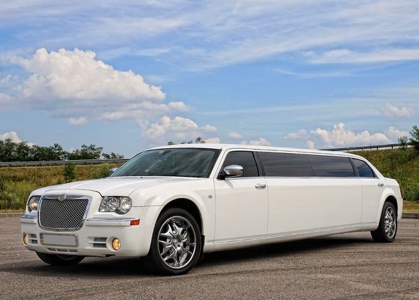 014 Лимузин Chrysler 300C Limo white 2012 на свадьбу lQEl