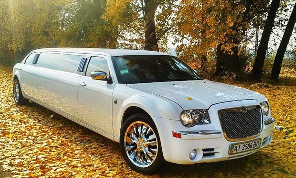 015 Лимузин Chrysler 300C Limo белый на свадьбу 2Y4l