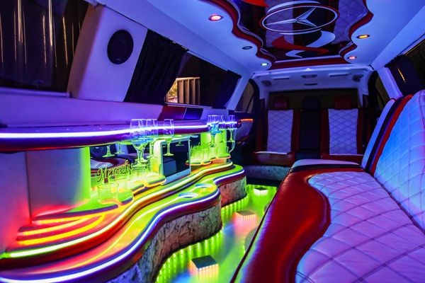 031 Лимузин Mercedes-Benz W221 S600 на свадьбу lAwB