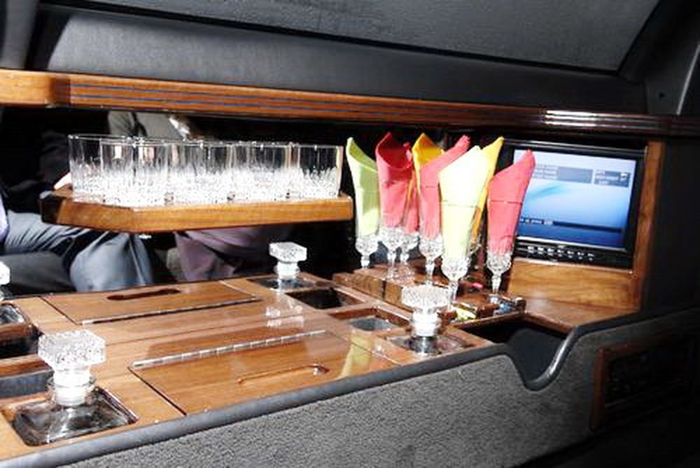041 Лимузин Lincoln Town Car 120 Classic а 2xBg