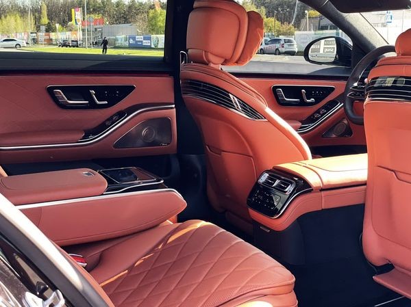 066 Mercedes-Benz W223 S-Class авто на свадьбу с водителем 2K0Q
