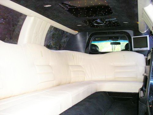 047 Лимузин Lincoln Town Car 120 с черной крышей l9Kd