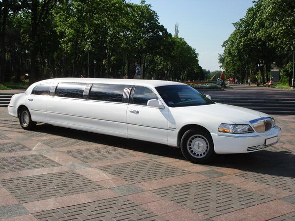 045 Лимузин Lincoln Town Car 120 Crystal lom0