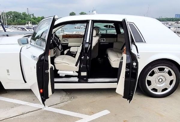 058 Rolls Royce Phantom белый l015