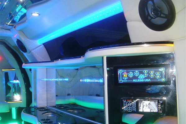 006 Лимузин Chrysler 300C Rolls-Royсe Phantom черный lkn3