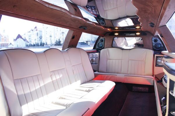 044 Лимузин Lincoln Town Car 120 NEW 3P4A