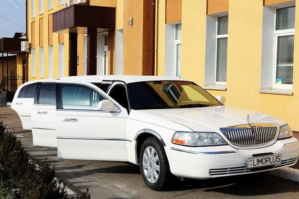 038 Лимузин Lincoln Town Car 120 FEDERAL 2w5o