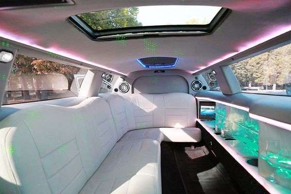 043 Лимузин Lincoln Town Car 120 ELIT 2gDr