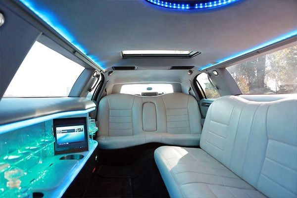 043 Лимузин Lincoln Town Car 120 ELIT 2gDr