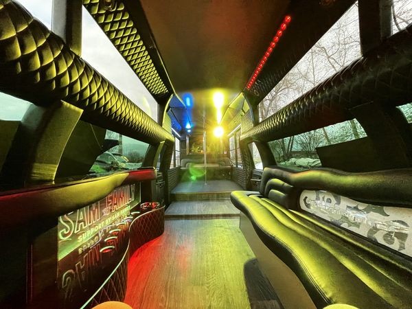027 Лимузин Ford F-650 Limo на свадьбу jK6Q