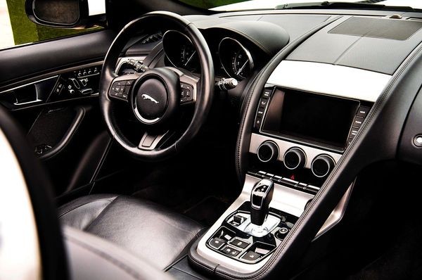 231 Кабриолет Jaguar F-Type белый 2eRx