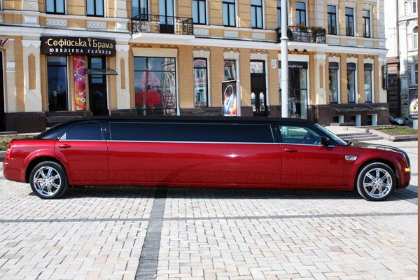 009 Лимузин Chrysler 300C бордовый на свадьбу jVZj