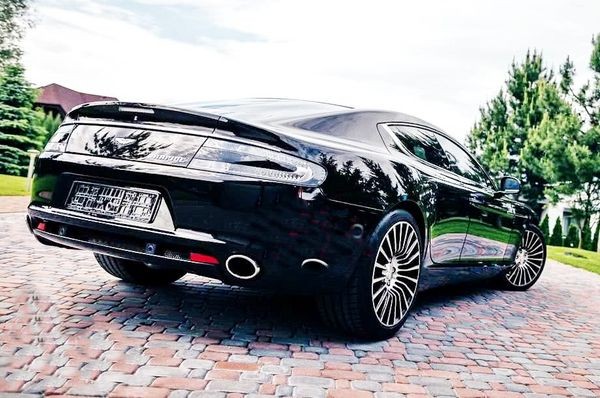 076 Aston Martin Rapide lnAK