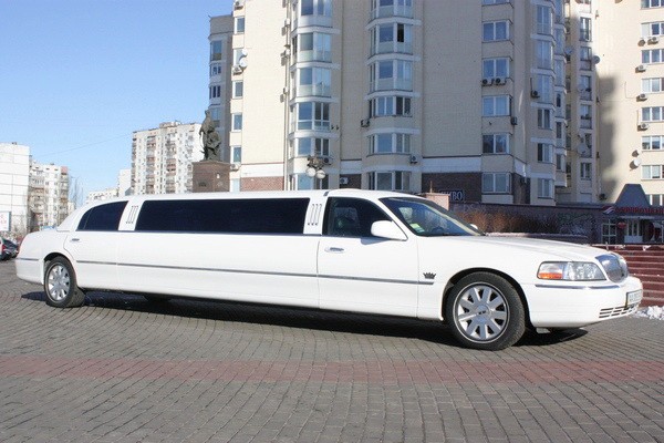 044 Лимузин Lincoln Town Car 120 NEW 3P4A