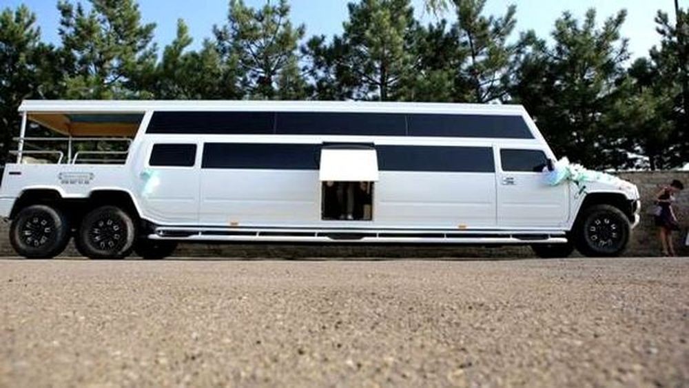 032 Лимузин Mega Hummer H2 Disco на свадьбу lRQ3