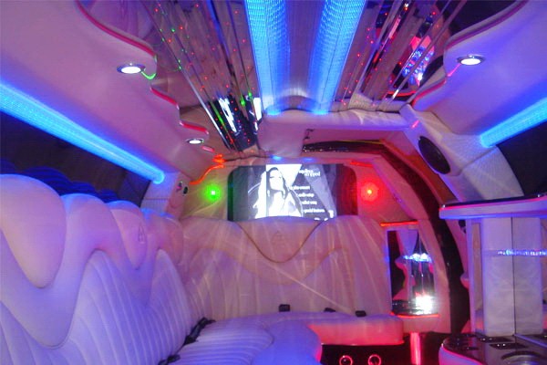 006 Лимузин Chrysler 300C Rolls-Royсe Phantom черный lkn3