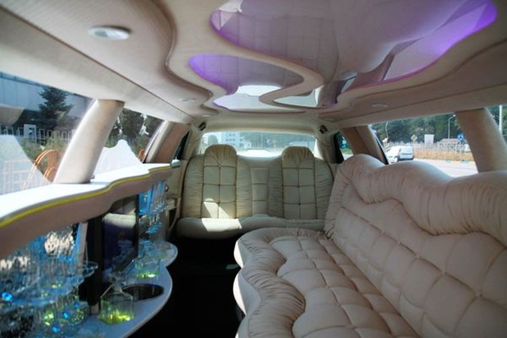 015 Лимузин Chrysler 300C Limo белый на свадьбу 2Y4l