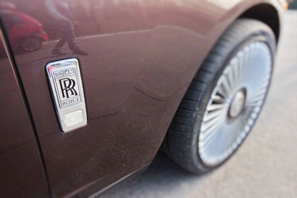 353 Vip-авто Rolls Royce Ghost j11Z