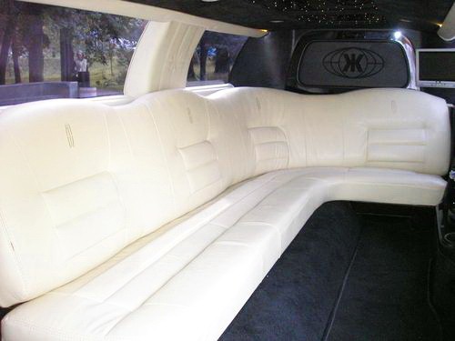 047 Лимузин Lincoln Town Car 120 с черной крышей l9Kd