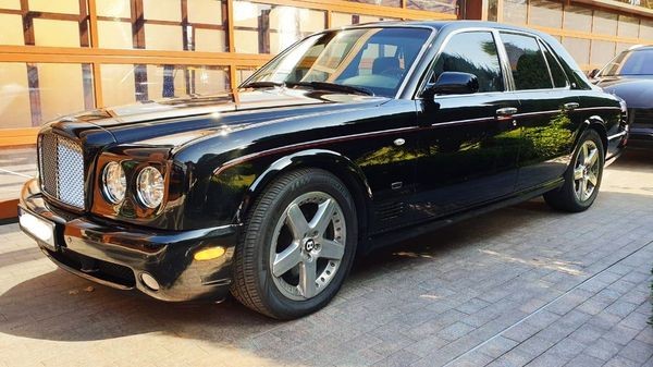 350 Vip-авто Bentley Arnage 2005 3Ev7