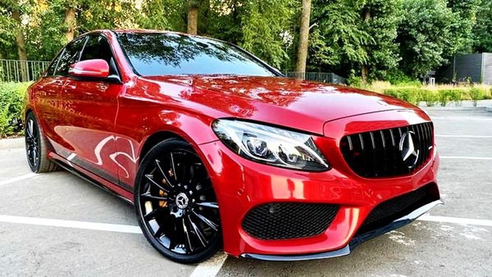 107 Mercedes С300 красный lRVK
