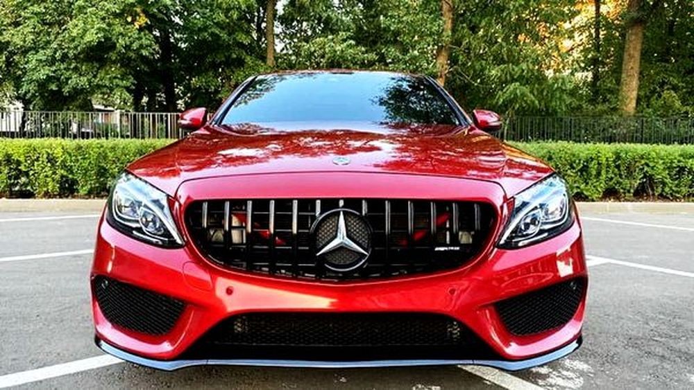 107 Mercedes С300 красный lRVK