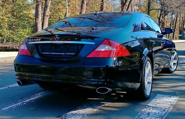 105 Mercedes CLS черный lQLv