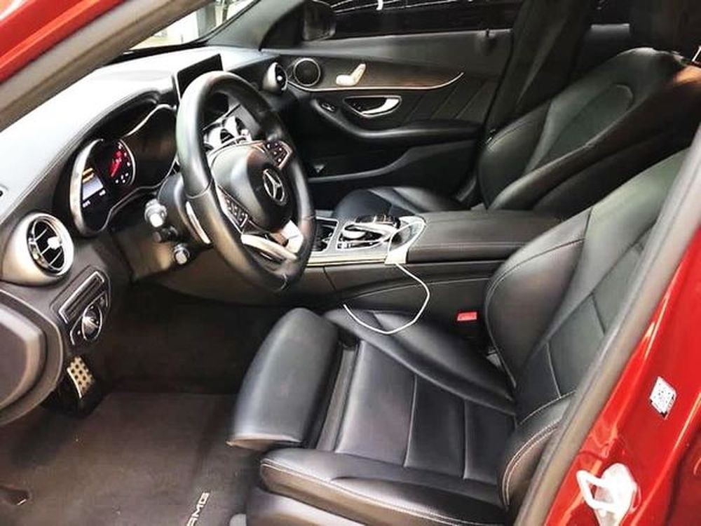 107 Mercedes С300 красный lRVK