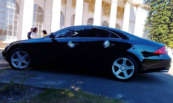 105 Mercedes CLS черный lQLv