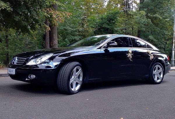 105 Mercedes CLS черный lQLv