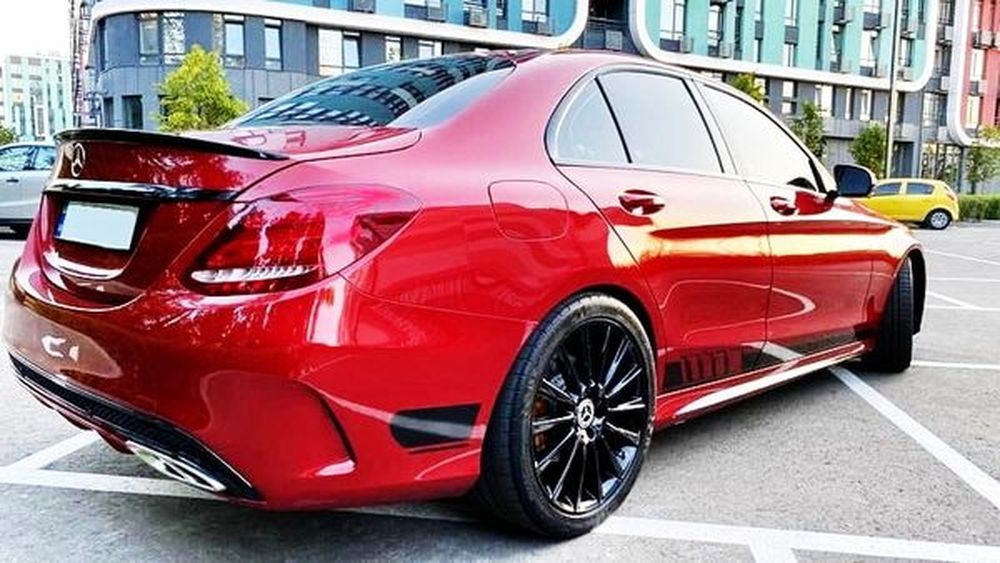 107 Mercedes С300 красный lRVK