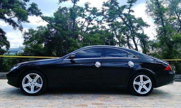 105 Mercedes CLS черный lQLv