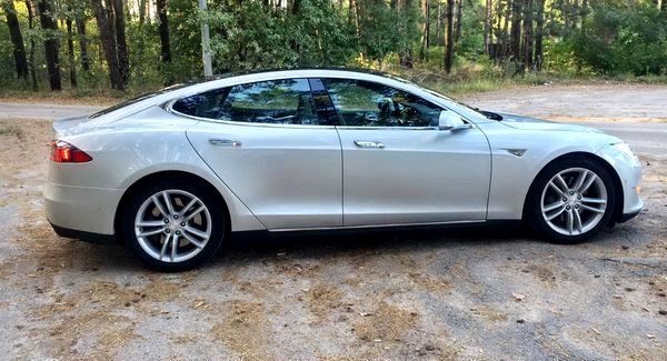 106 Tesla Model S90d авто на свадьбу 2YJ1