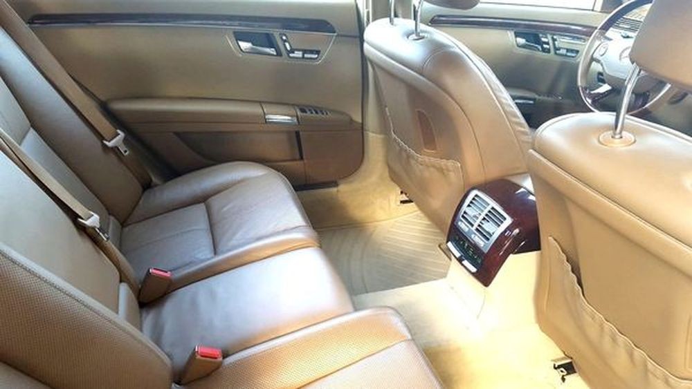 390 Mercedes W221 S550 белый на свадьбу 2Z7V