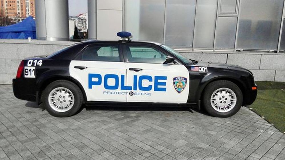 164 автомобиль полиции New York 2e9B